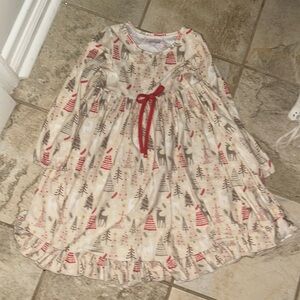 Girls August girls size 7 gorgeouss nightgown- thick & soft with gorgeous twirl